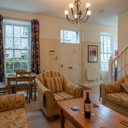 Kent - Town Centre, With Parking * Kendal