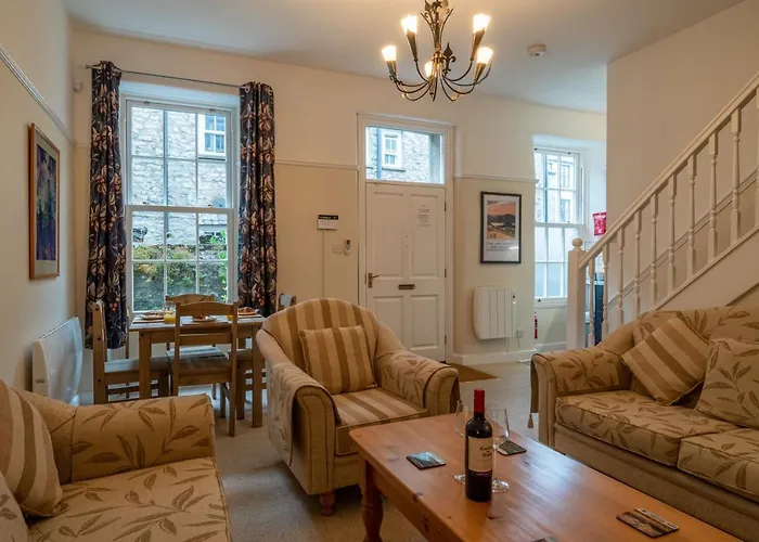 Kent - Town Centre, With Parking * Kendal