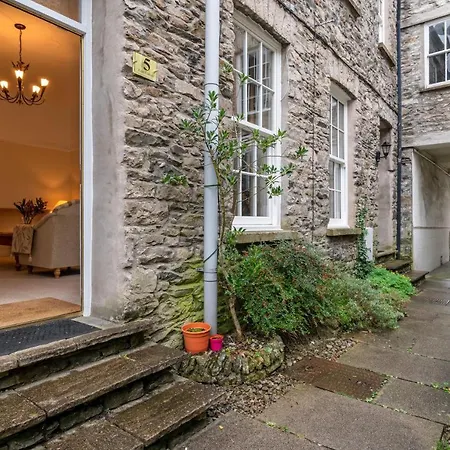 Kent - Town Centre, With Parking *