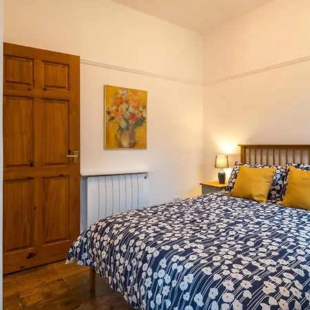 Kent - Town Centre, With Parking Holiday home Kendal