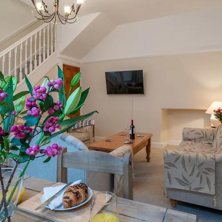 Kent - Town Centre, With Parking * Kendal